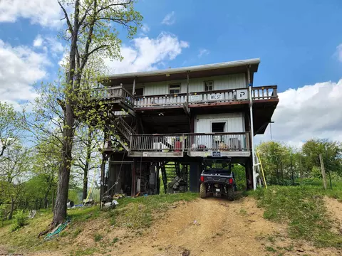 633 Amos Dr, Lumberport, WV 26386