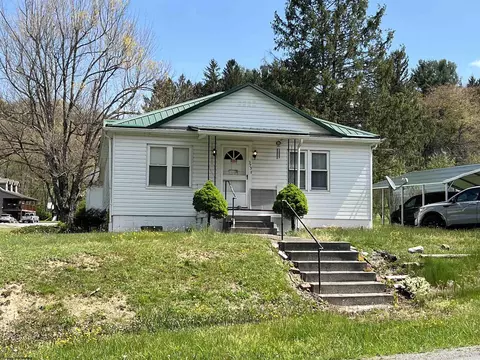 375 S Beverly Pike, Belington, WV 26250