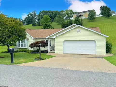 64 Lanham Ln, Fairmont, WV 26554