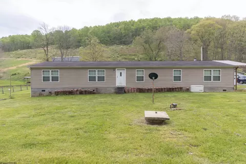 123 Glades Run Rd, Fairview, WV 26570