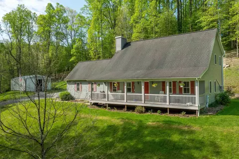 45 Clearview Ponds Dr, Fairmont, WV 26554