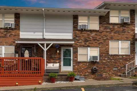 13 Dorsey Ln, Morgantown, WV 26501