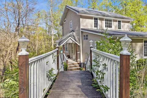 339 Christa Jeau Lea Ln, Grafton, WV 26354