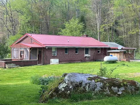 36 Apricot Dr, Rock Cave, WV 26234