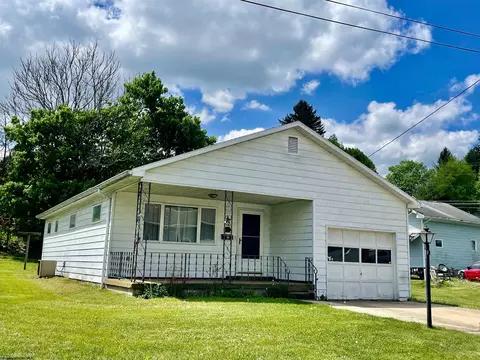100 Hartman St, Kingwood, WV 26537