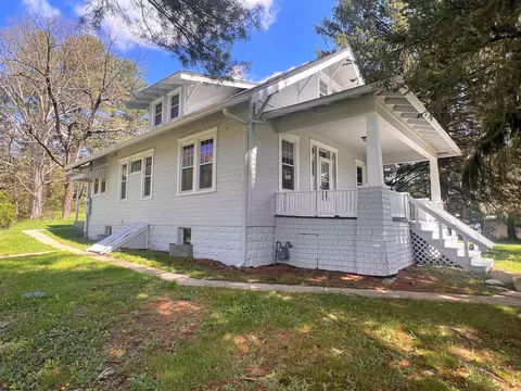 340 Lincoln St, Grafton, WV 26354