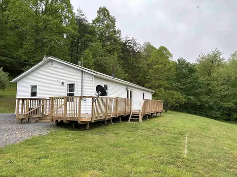 88 Alkire St, Walkersville, WV 26447