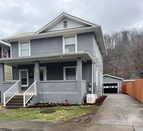 106 Lee St, Gassaway, WV 26624