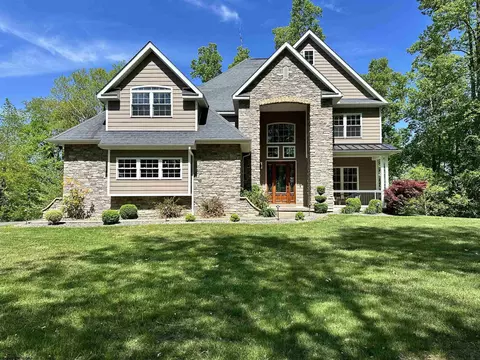 608 Montana Rd, Fairmont, WV 26554