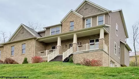 228 Warwick Dr, Valley Grove, WV 26060