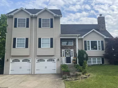 1019 Ashton Dr, Morgantown, WV 26508