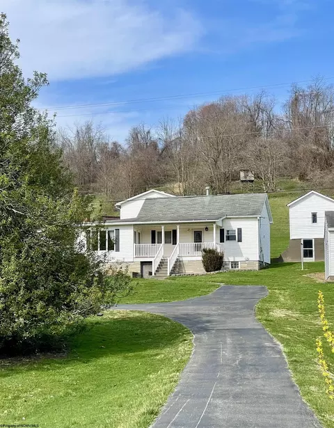 90 Bessie Ann Hill Rd #RR2  280, Farmington, WV 26571