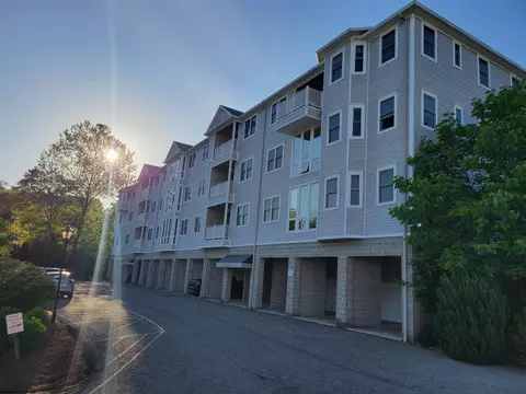 210 Fountain View Dr, Morgantown, WV 26505