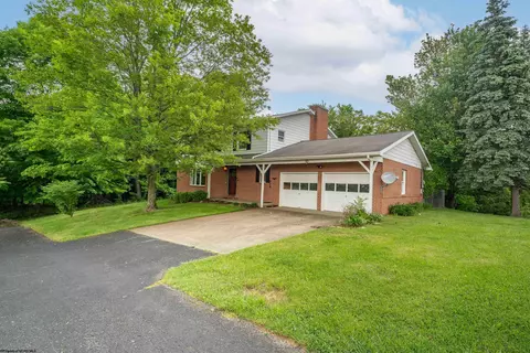 137 Bryan Dr, Morgantown, WV 26508