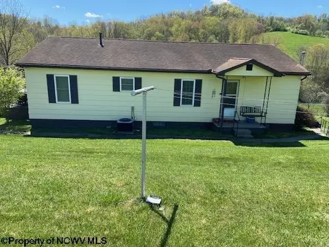 2590 Sycamore Rd, Clarksburg, WV 26301