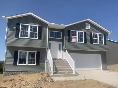 12 Angus Ln, Fairmont, WV 26554