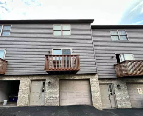 13 Sunridge Dr, Morgantown, WV 26505