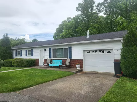 110 Skyline Dr, Fairmont, WV 26554