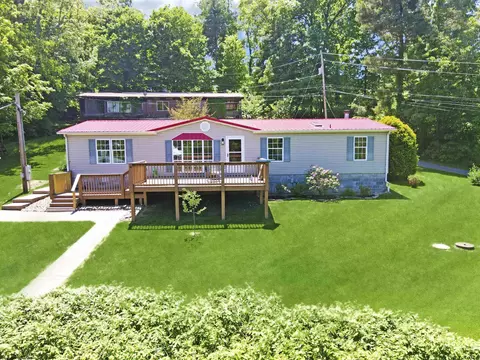 5 Cost Ln, Morgantown, WV 26508