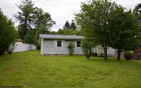 7 Academy St, Buckhannon, WV 26201