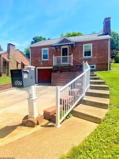107 Roosevelt Rd, Clarksburg, WV 26301