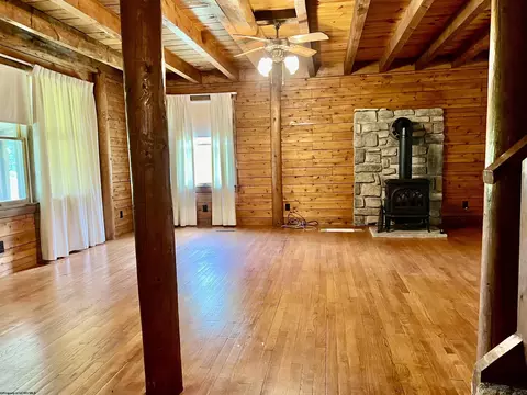Living - 361 Stringtown Rd, Mannington, WV 26582 photo 2 of 3