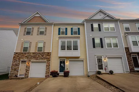 124 Woodside Dr, Morgantown, WV 26508