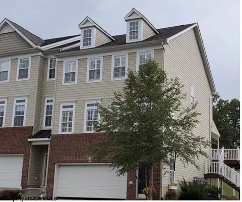 420 Saint Andrews Dr, Morgantown, WV 26508