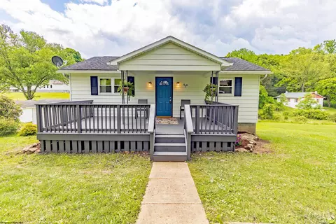 428 Dug Hill Rd, Morgantown, WV 26508