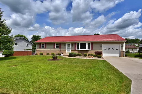 115 Pinewood Ave, Bridgeport, WV 26330
