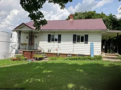 440 Boyers Ave, Morgantown, WV 26505