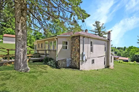 111 Mayer Ave, Terra Alta, WV 26764