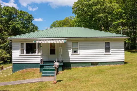 939 Cranesville Rd, Terra Alta, WV 26764