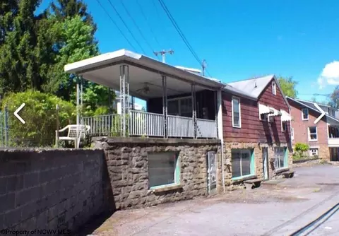 5 Dunkard Ave, Westover, WV 26501