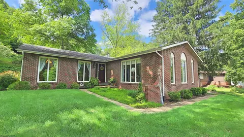 210 Poplar Dr, Morgantown, WV 26505