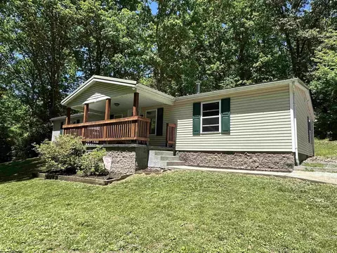 495 Oak Flat Rd, Masontown, WV 26542