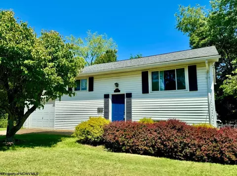 122 Circle Dr, Bridgeport, WV 26330