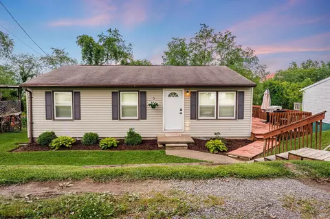 2032 11th Ave, Morgantown, WV 26508