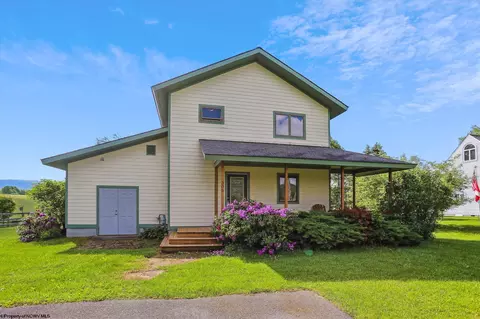 305 Cessna Ln, Davis, WV 26260