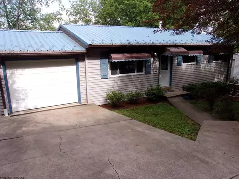 117 Lockview Ave, Fairmont, WV 26554