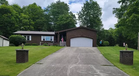 221 Berry Patch Ln, Elkins, WV 26241