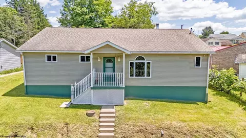 648 Broadway Ave, Star City, WV 26505