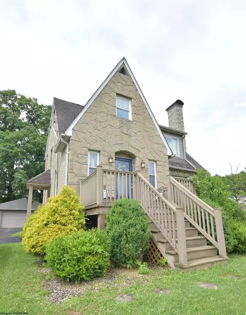 1403 Beech Ln, Fairmont, WV 26554