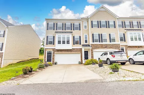3322 Sun Ct, Morgantown, WV 26505