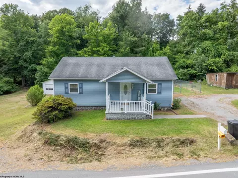 2756 Smithtown Rd, Morgantown, WV 26508