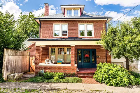 105 Maple Ave, Morgantown, WV 26501