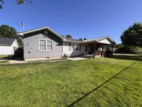 99 Glenmoyer Ave, Elkins, WV 26241