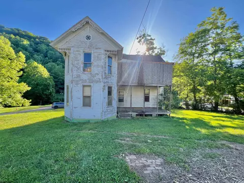 234 S Main St, Burnsville, WV 26335