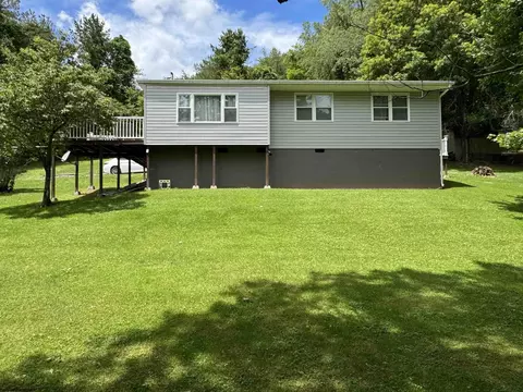 1537 Levels Rd, Fairmont, WV 26554