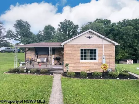 85 Willow Rd, Monongah, WV 26554